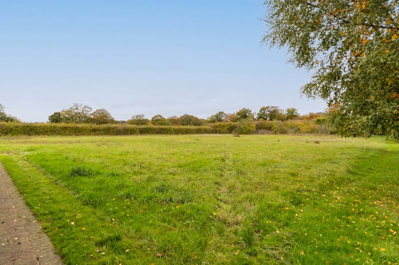 6 Rushton Avenue South Godstone
